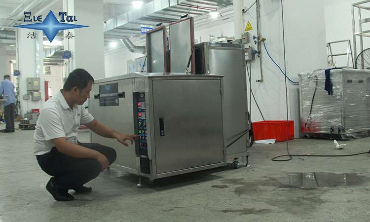 頑固油漬沖不掉？手工刷洗三遍還返工？該換清洗方式了